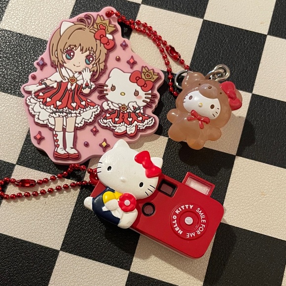 Hello Kitty Keychain Set - Picture 1 of 7